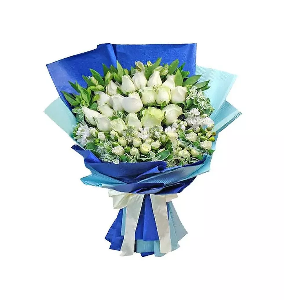Pure Elegance: White Floral Bouquet