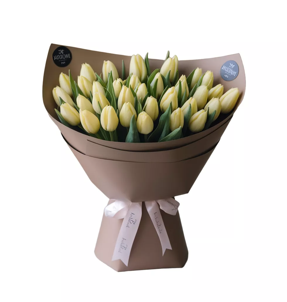 Charming Bouquet of 25 Yellow Tulips